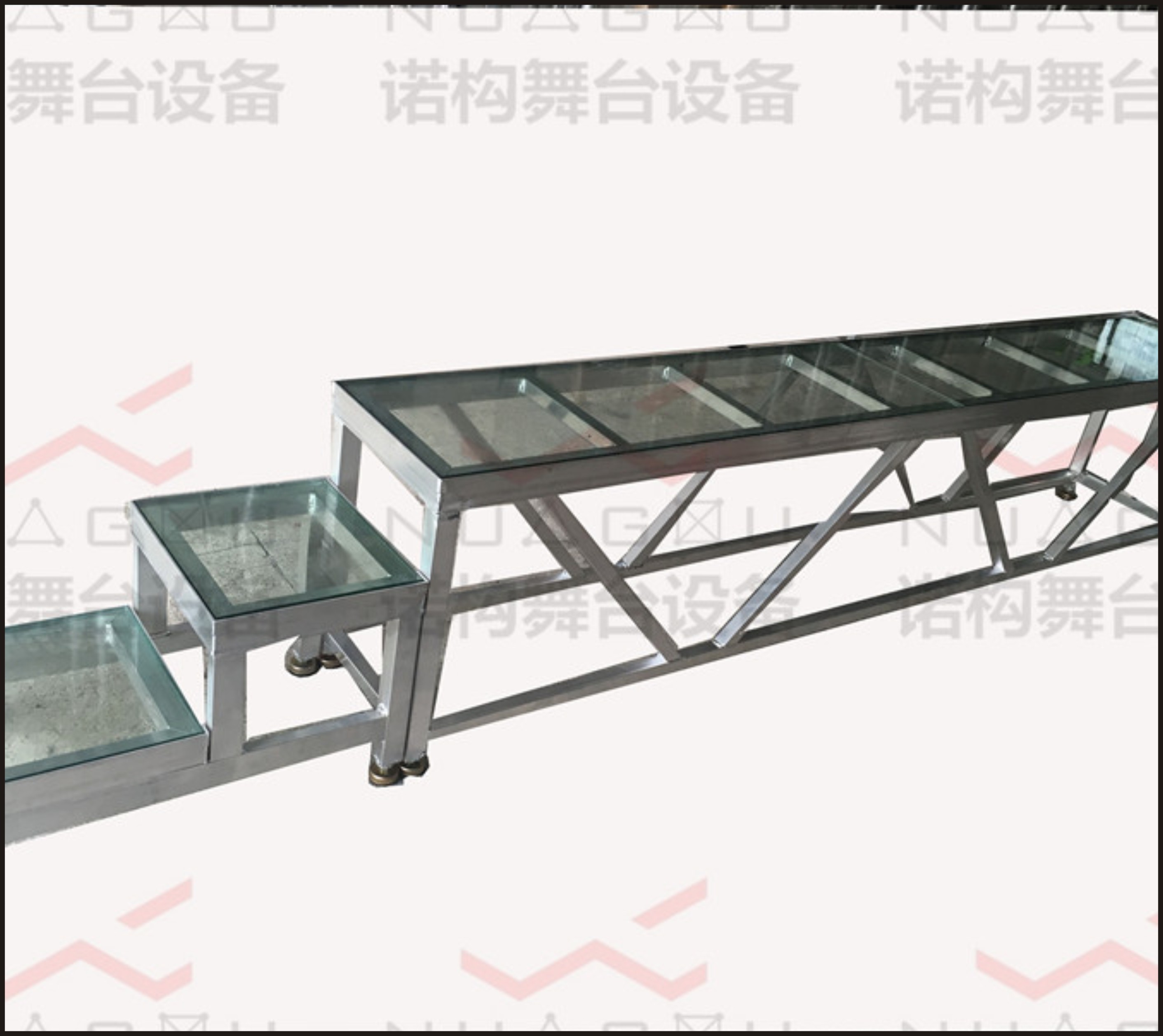 W005鋁合金玻璃舞臺(tái)